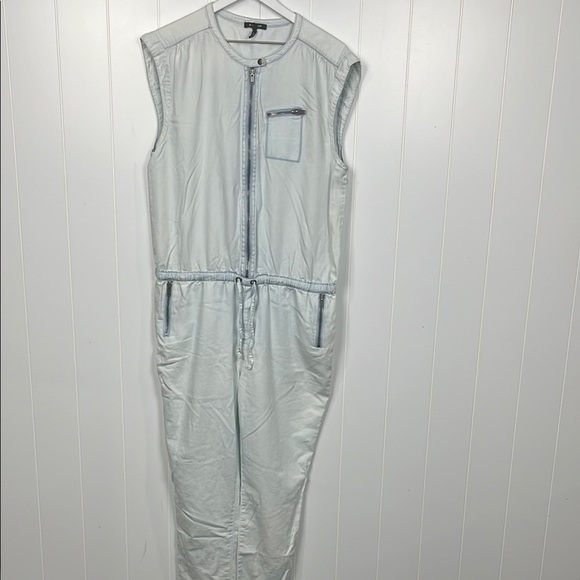 Kind Of Womens Jumpsuit Chambray/Denim XL Light Wash Zip Front & Pockets Stretch - Picture 1 of 16
